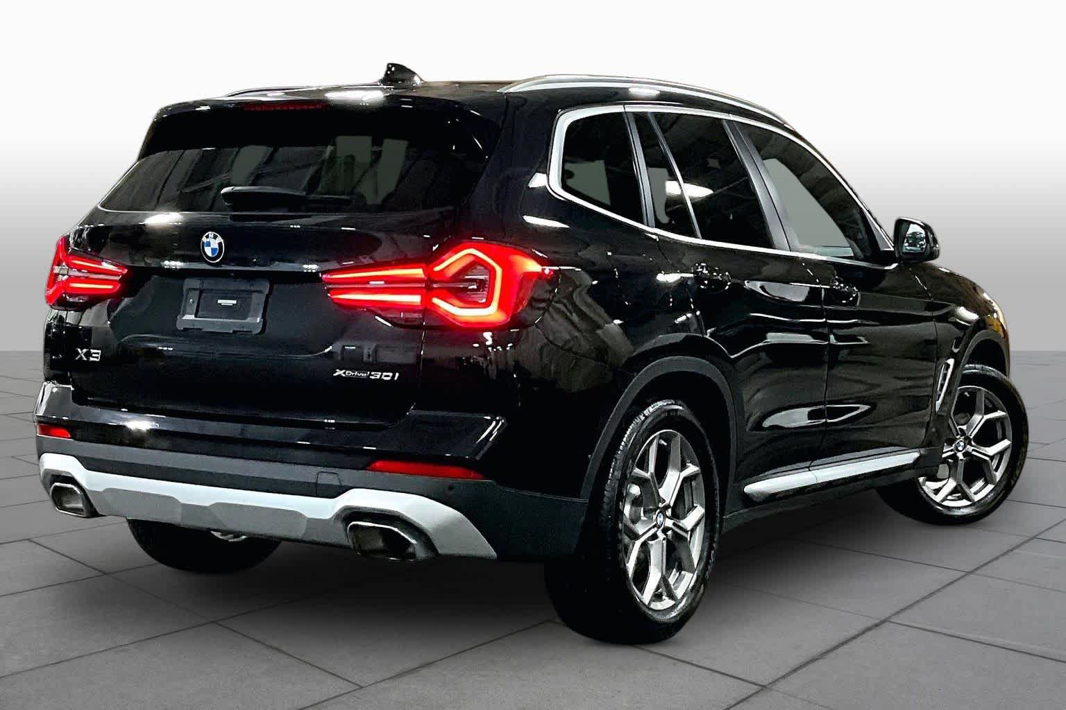 Used 2022 BMW X3 xDrive30i w/ Premium Package 2 (ZPA) AWD/4WD image 13