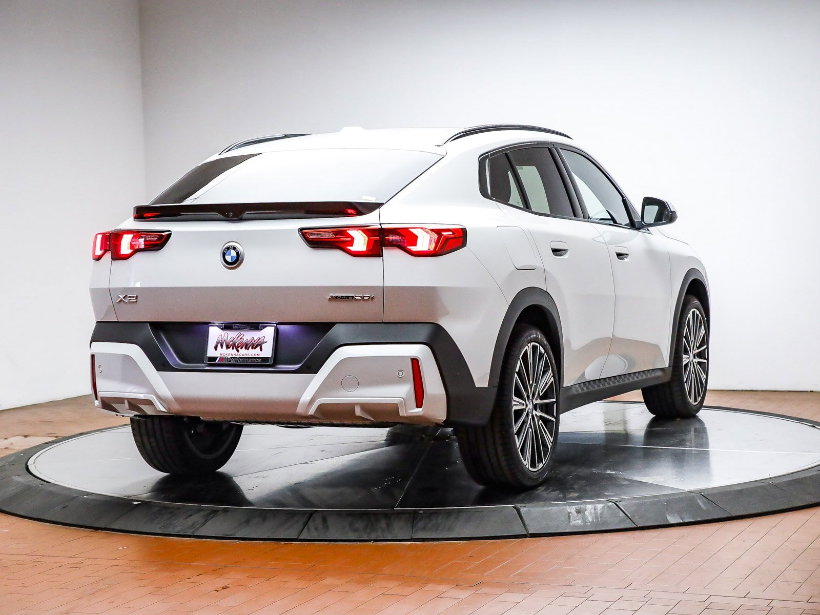 New 2026 BMW X2 xDrive28i w/ Convenience Package image 7