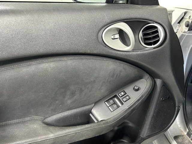 Used 2011 Nissan 370Z Touring w/ Sport Pkg image 12