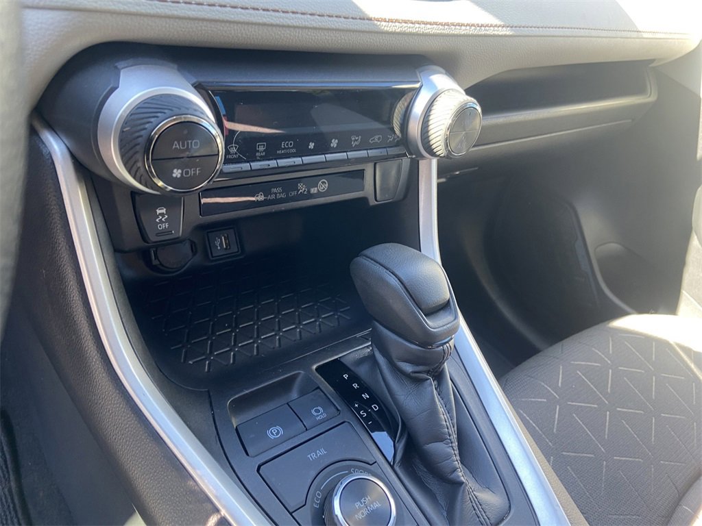 Used 2024 Toyota RAV4 XLE image 19