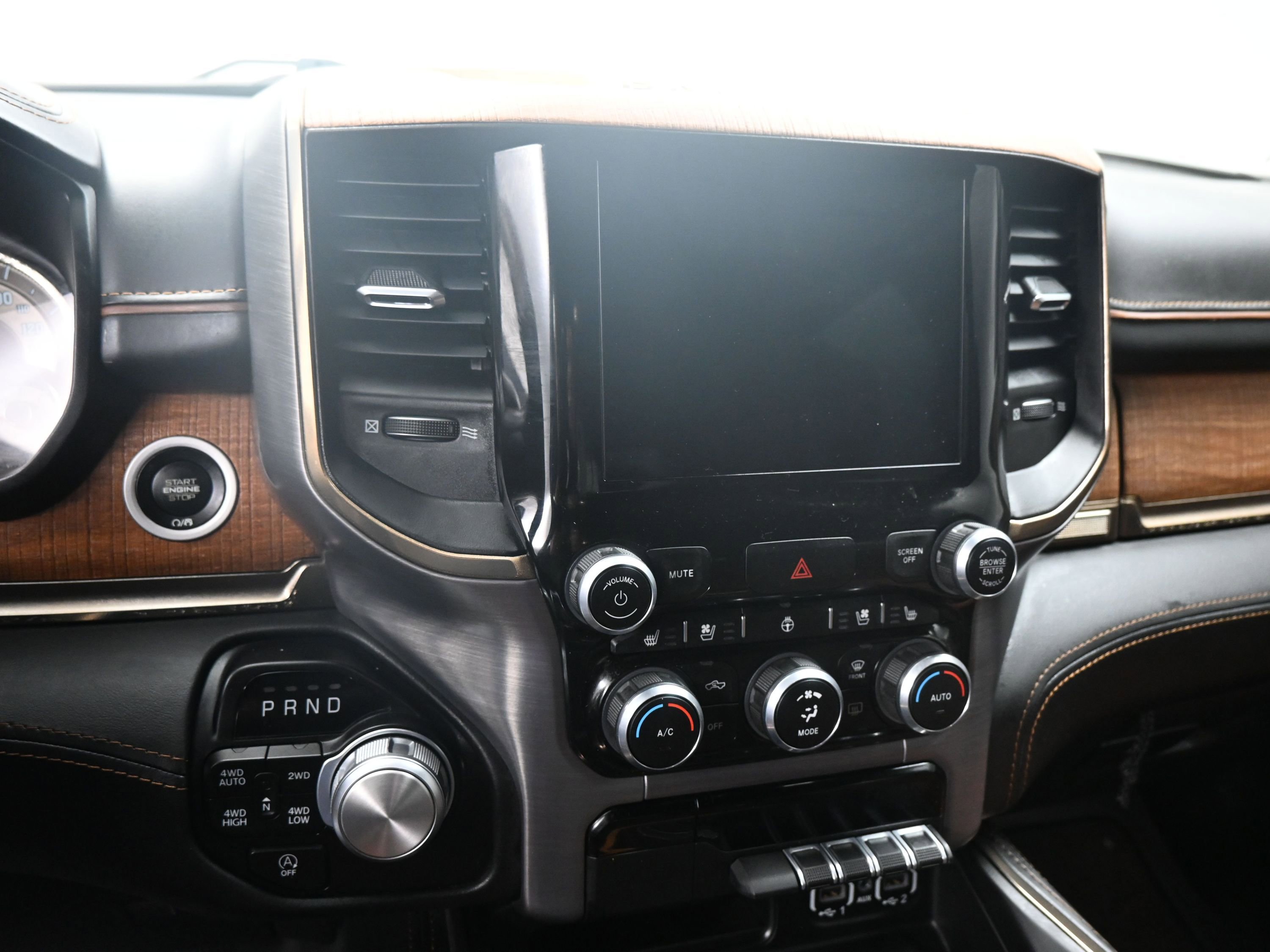 Used 2022 RAM 1500 Limited w/ Body Color Bumper Group image 15