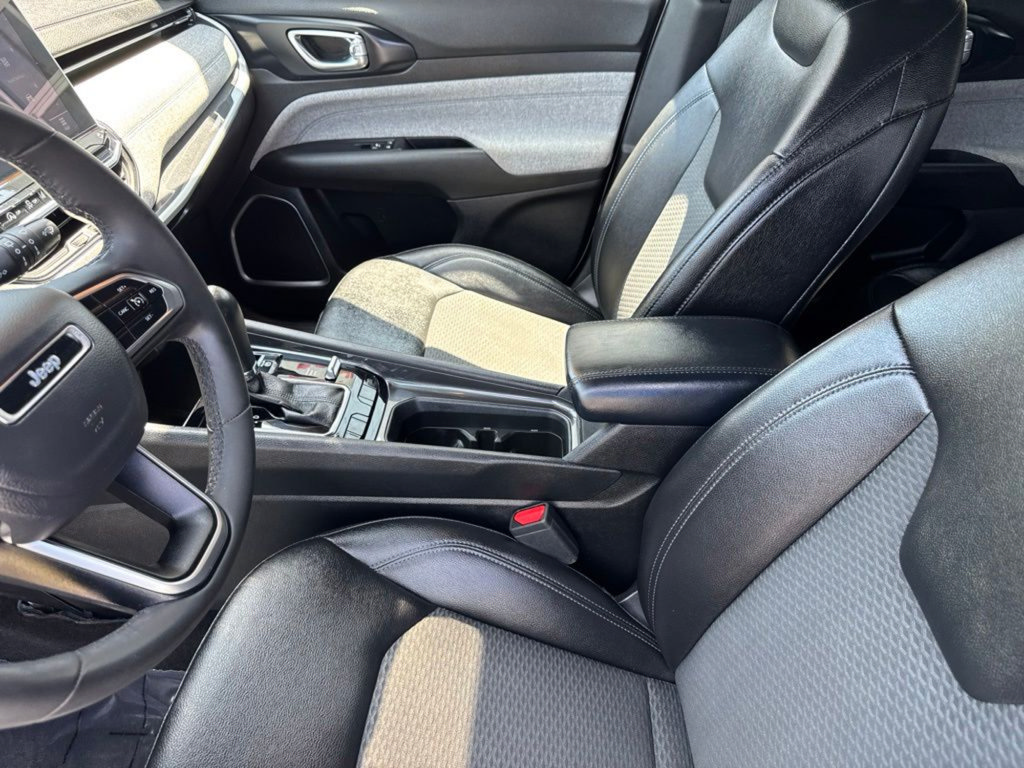 Used 2024 Jeep Compass Latitude AWD/4WD image 18