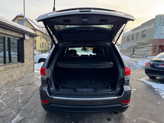 Used 2017 Jeep Grand Cherokee Limited image 25