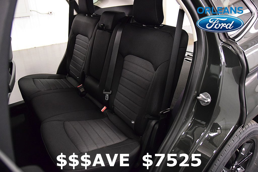 New 2024 Ford Edge SE w/ Black Appearance Package image 30