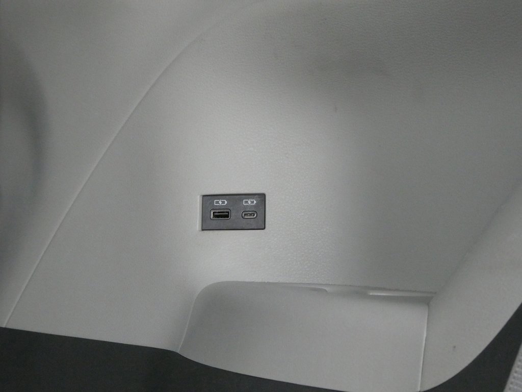 Used 2023 Toyota Sienna XLE image 25