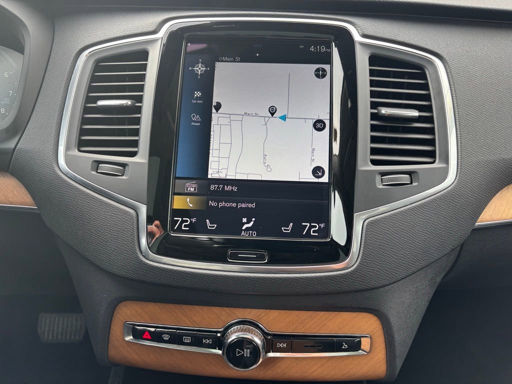 Used 2021 Volvo XC90 T6 Momentum w/ Protection Package Premier image 11