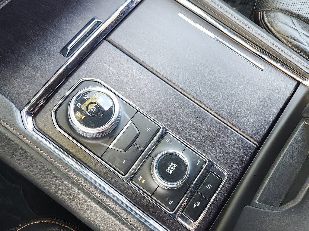 Used 2024 Ford Expedition Platinum AWD/4WD image 11