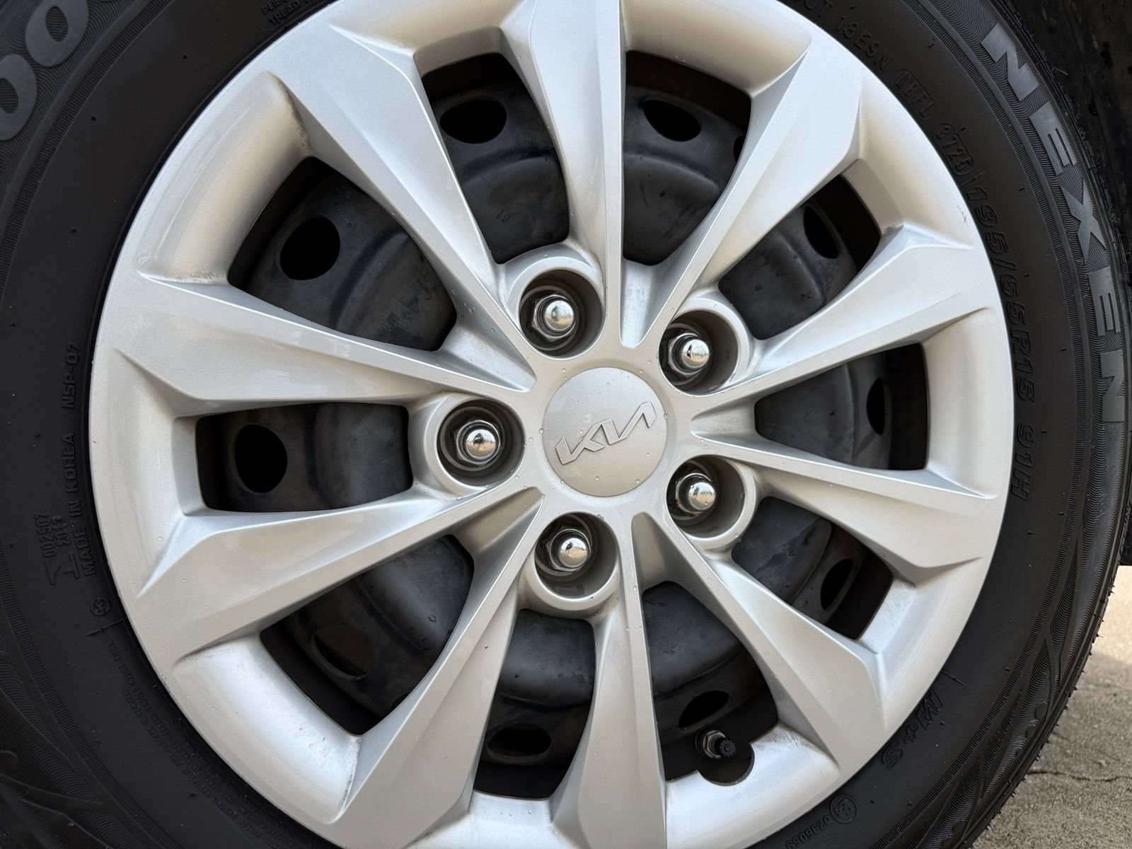 Used 2024 Kia Forte LX FWD image 7