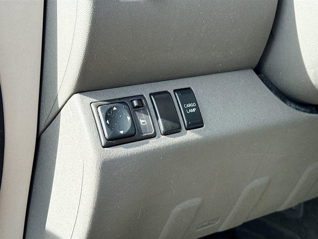 Used 2010 Nissan Frontier SE AWD/4WD image 10