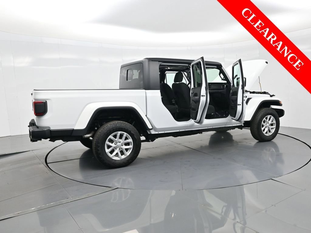 Used 2023 Jeep Gladiator Sport image 42