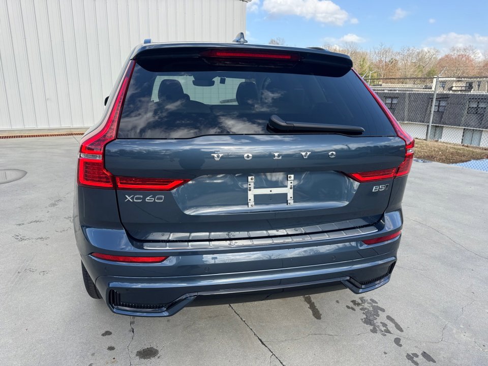 New 2025 Volvo XC60 B5 Ultra w/ Protection Package Premier image 14