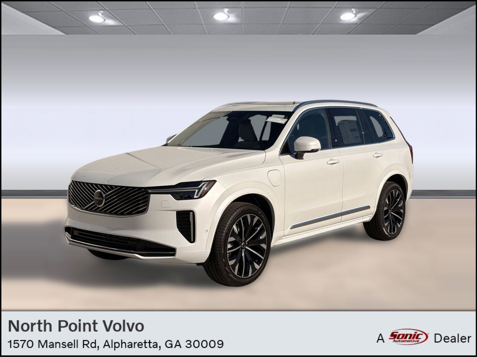 New 2026 Volvo XC90 T8 Plus