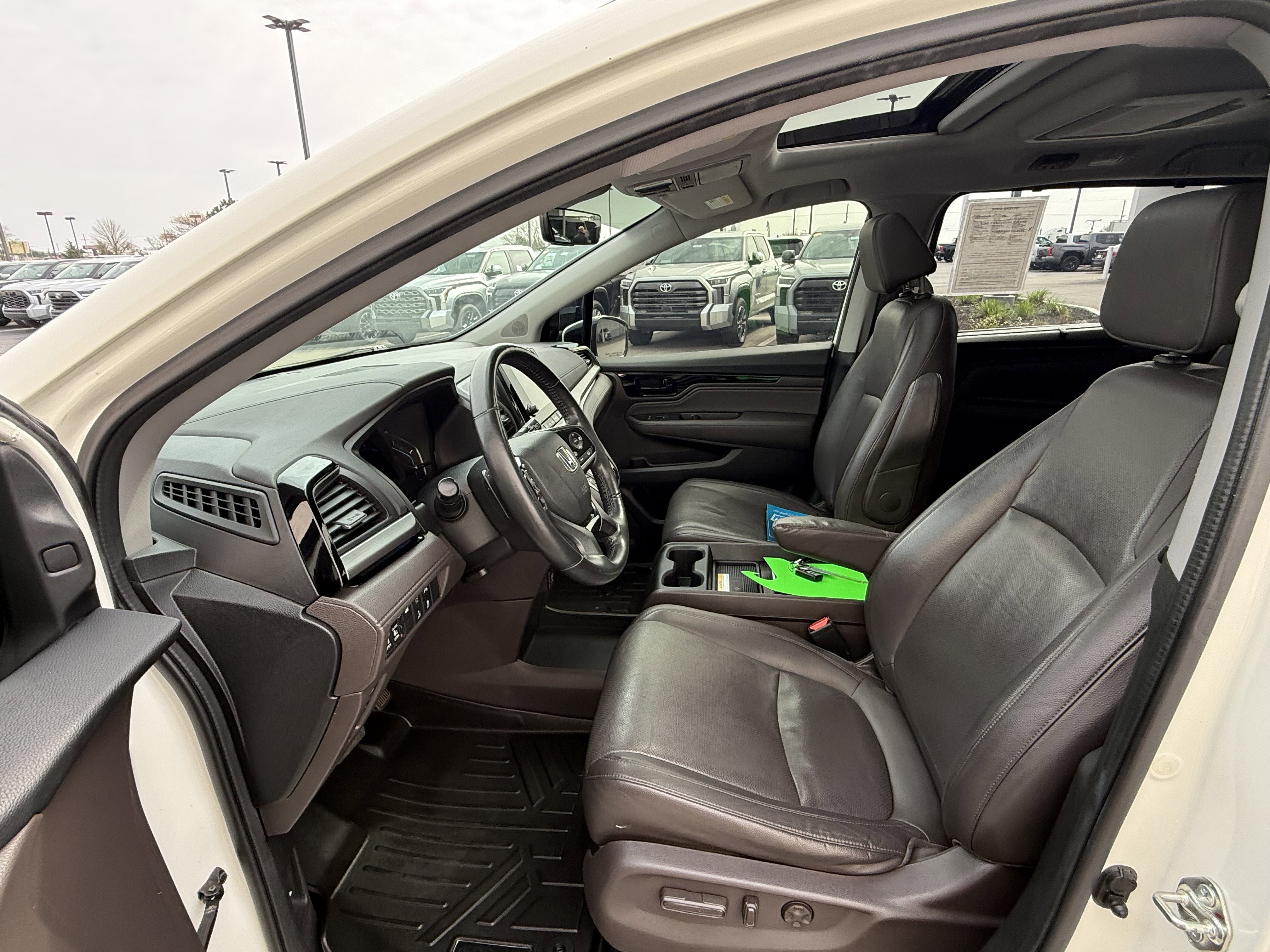 Used 2018 Honda Odyssey Elite image 13