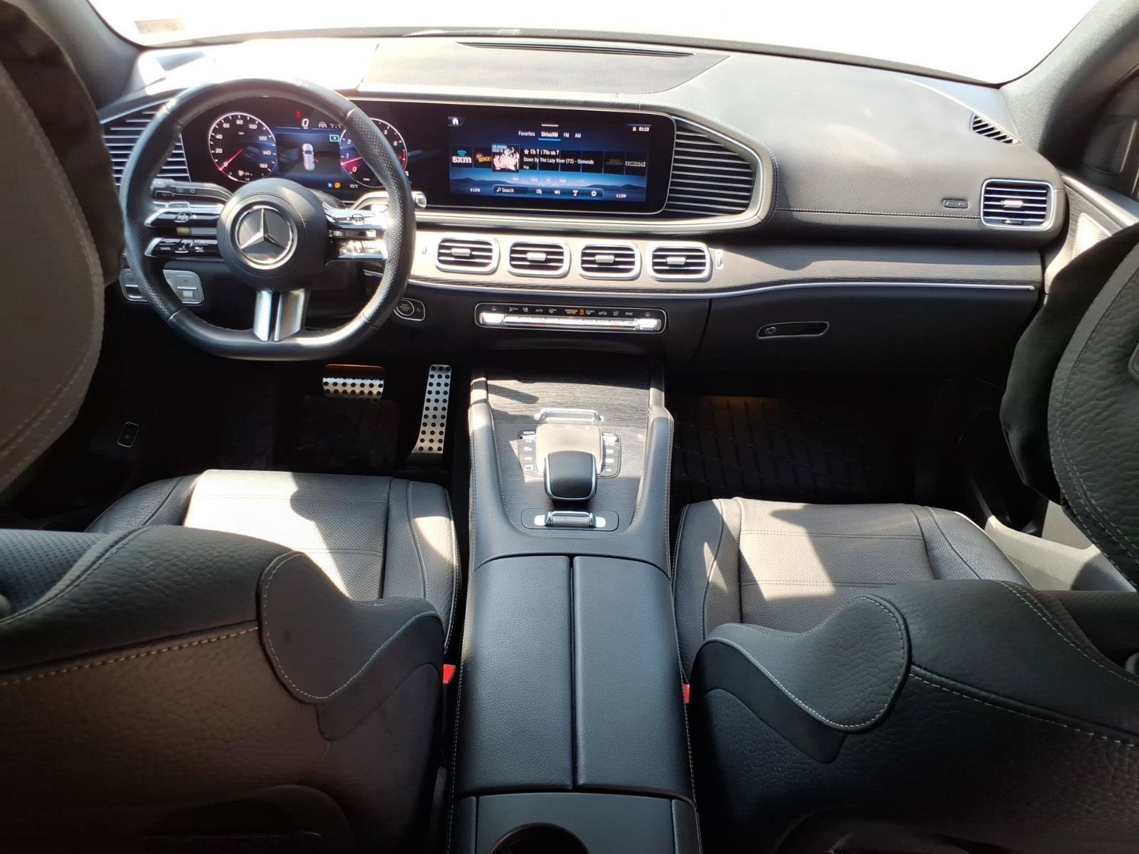 Used 2025 Mercedes-Benz GLS 580 4MATIC image 29