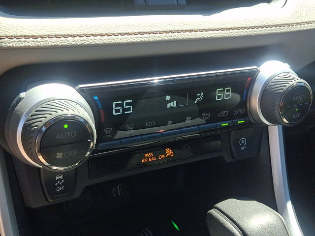 Used 2024 Toyota RAV4 XLE w/ Convenience Package FWD image 16