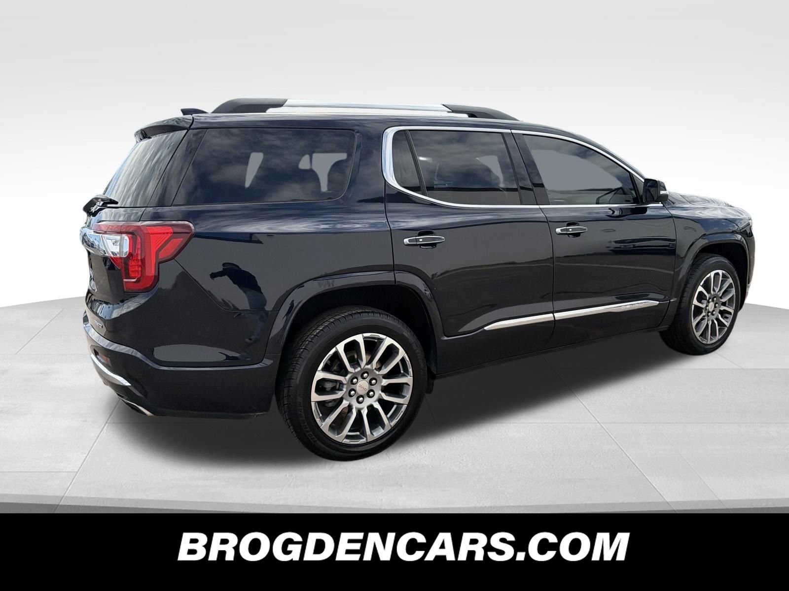 Used 2021 GMC Acadia Denali w/ Denali Ultimate Package image 3