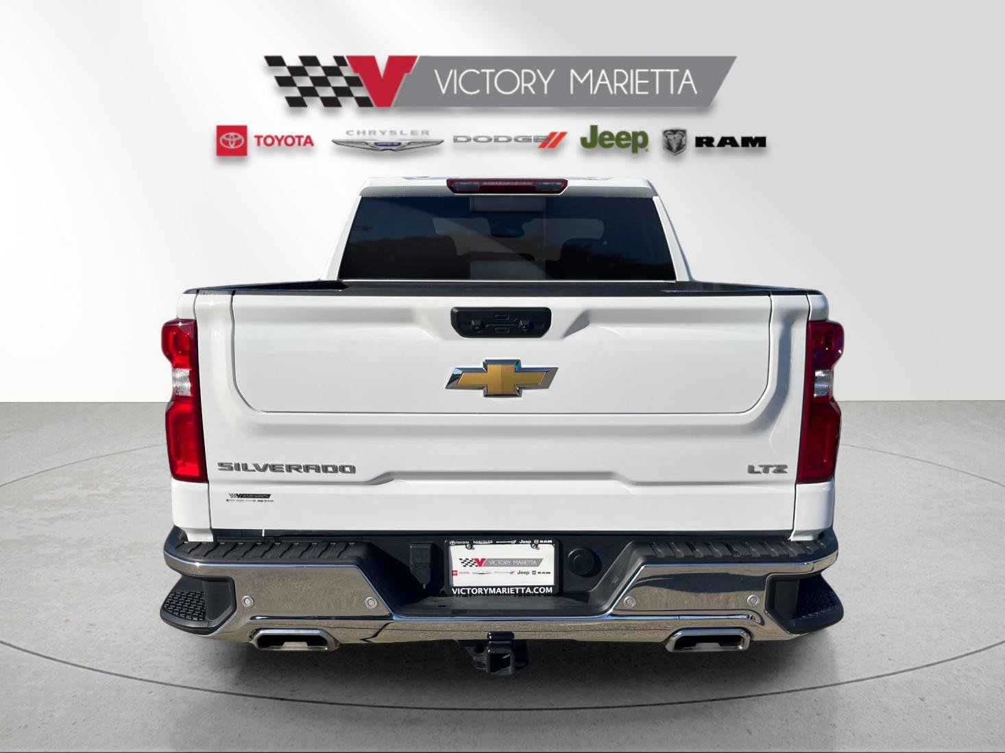 Used 2024 Chevrolet Silverado 1500 LTZ AWD/4WD image 4
