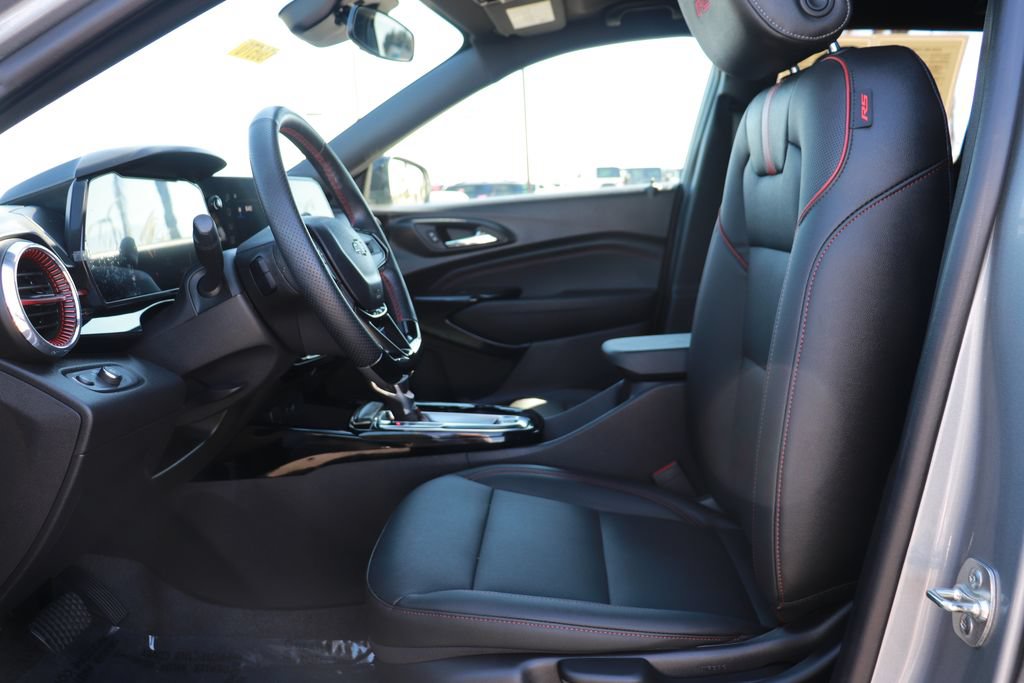 Used 2025 Chevrolet Trax RS w/ Driver Confidence Package FWD image 12