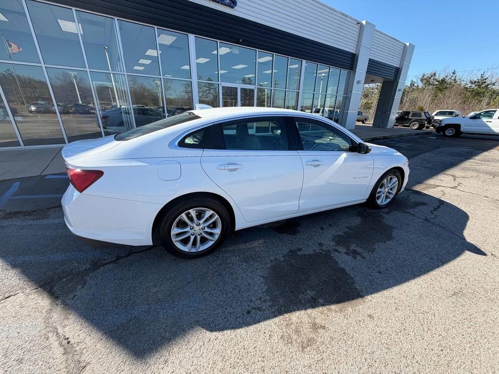 Used 2016 Chevrolet Malibu LT w/ Leather Package FWD image 5