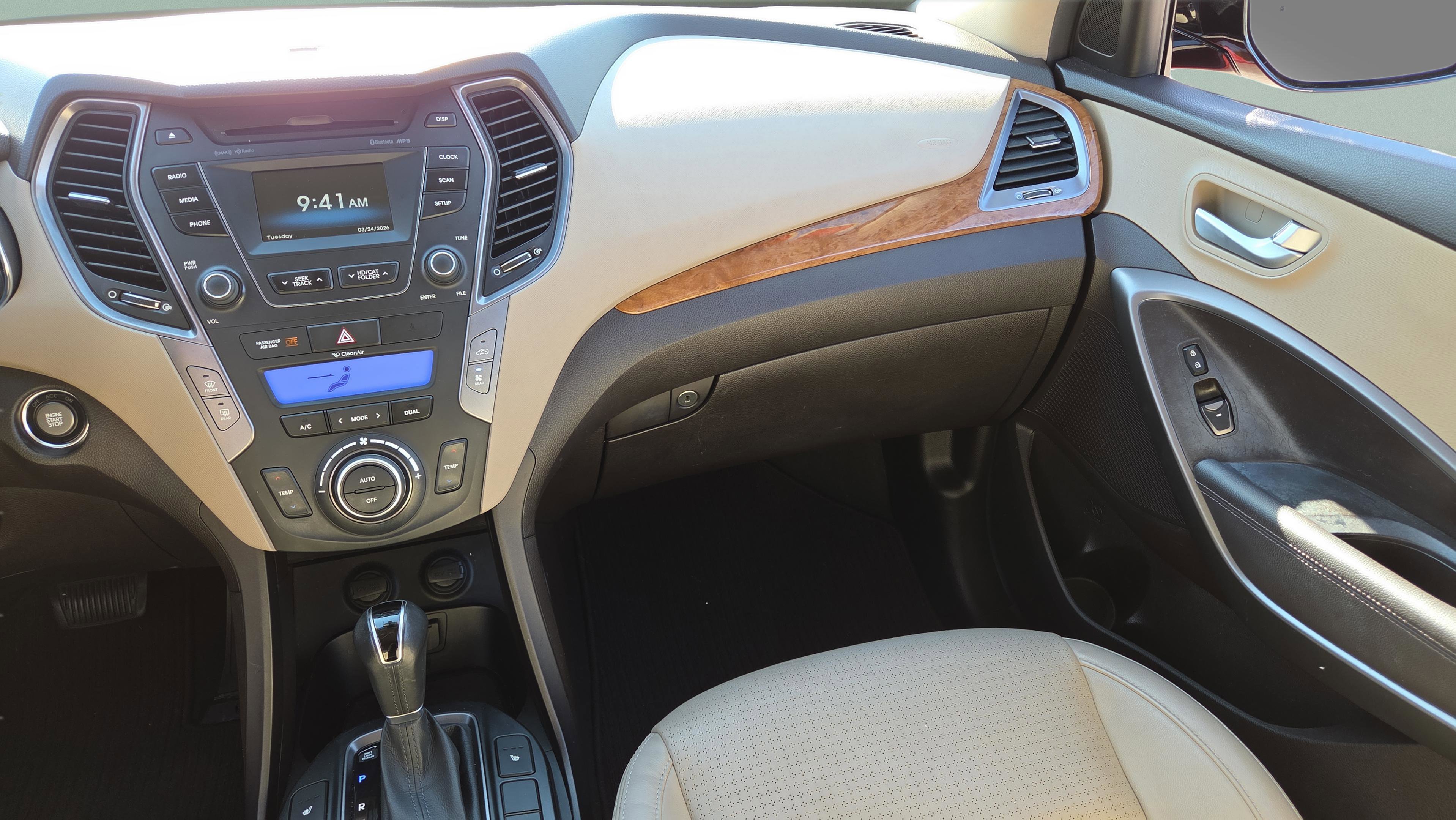 Used 2014 Hyundai Santa Fe GLS image 52