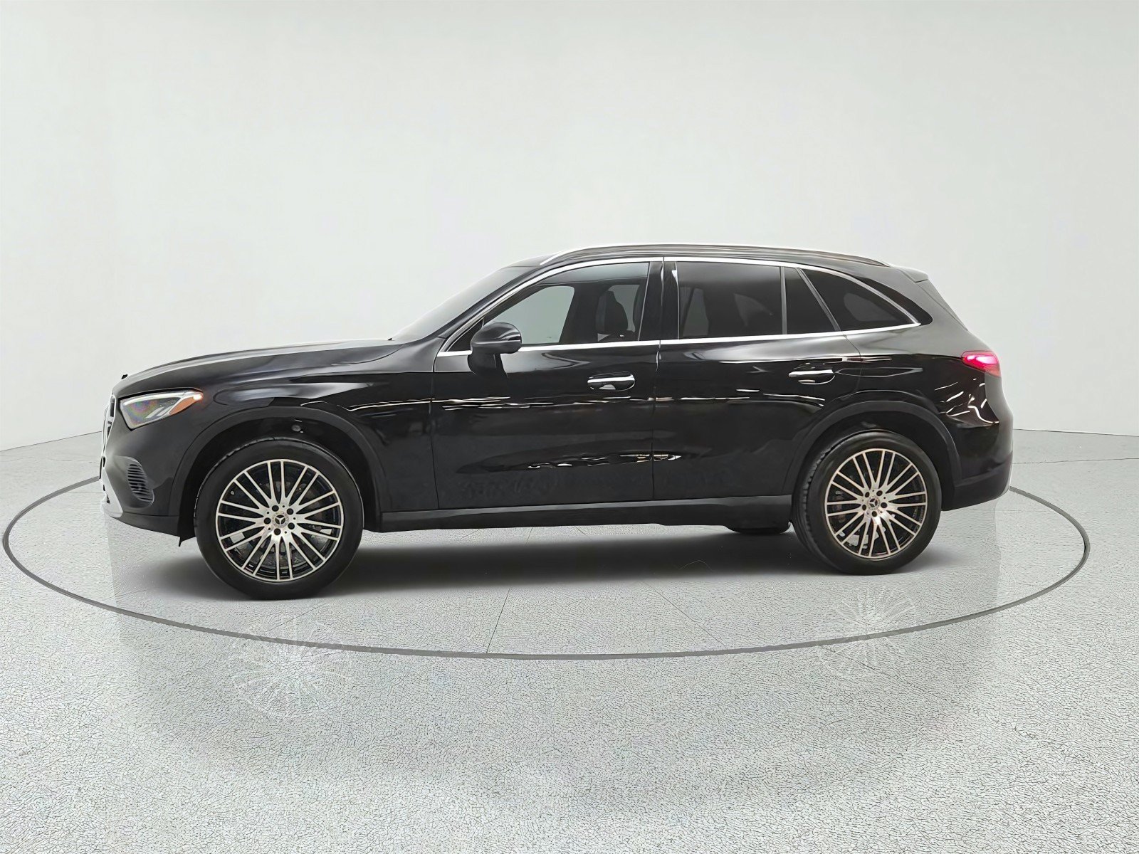Certified 2023 Mercedes-Benz GLC 300 4MATIC w/ Driver Assistance Package image 8