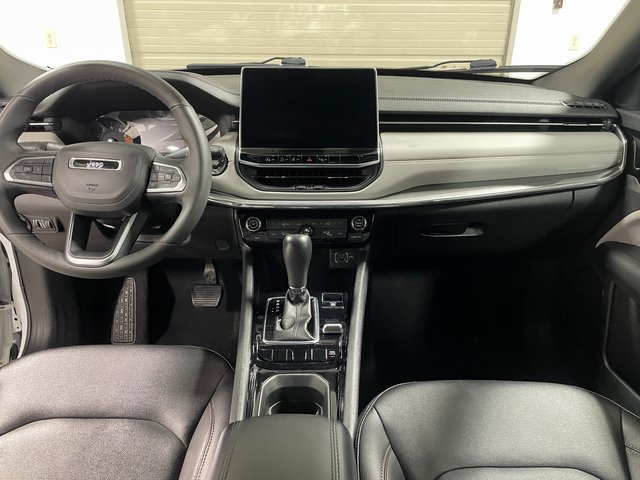 Used 2024 Jeep Compass Limited AWD/4WD image 13