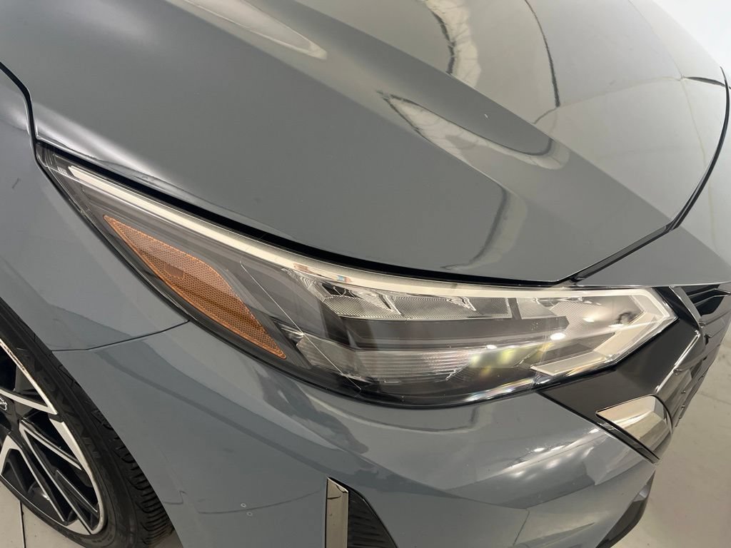 Used 2025 Nissan Sentra SR FWD image 34