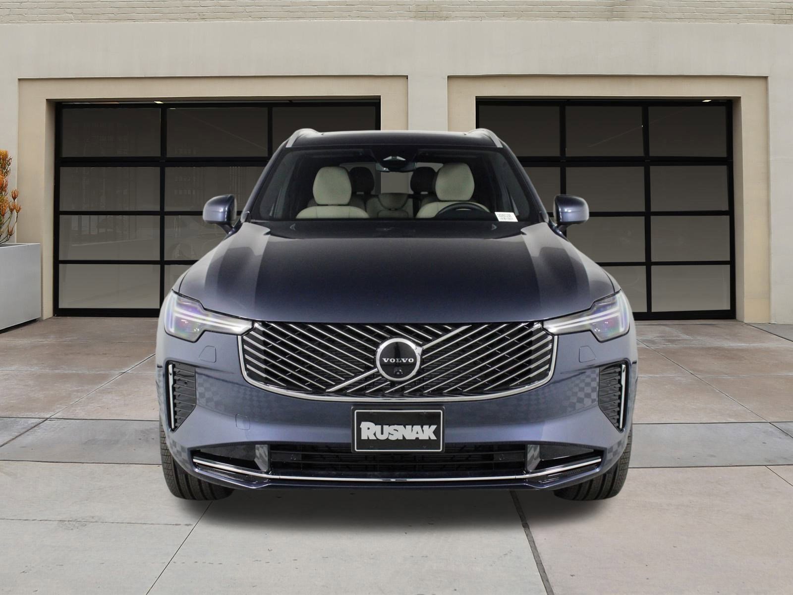 New 2026 Volvo XC90 B6 Plus image 2