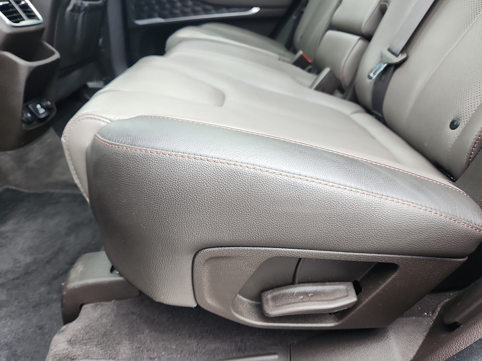 Used 2020 Hyundai Santa Fe Limited w/ Cargo Package AWD/4WD image 26