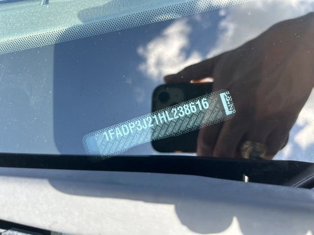 Used 2017 Ford Focus Titanium FWD image 8