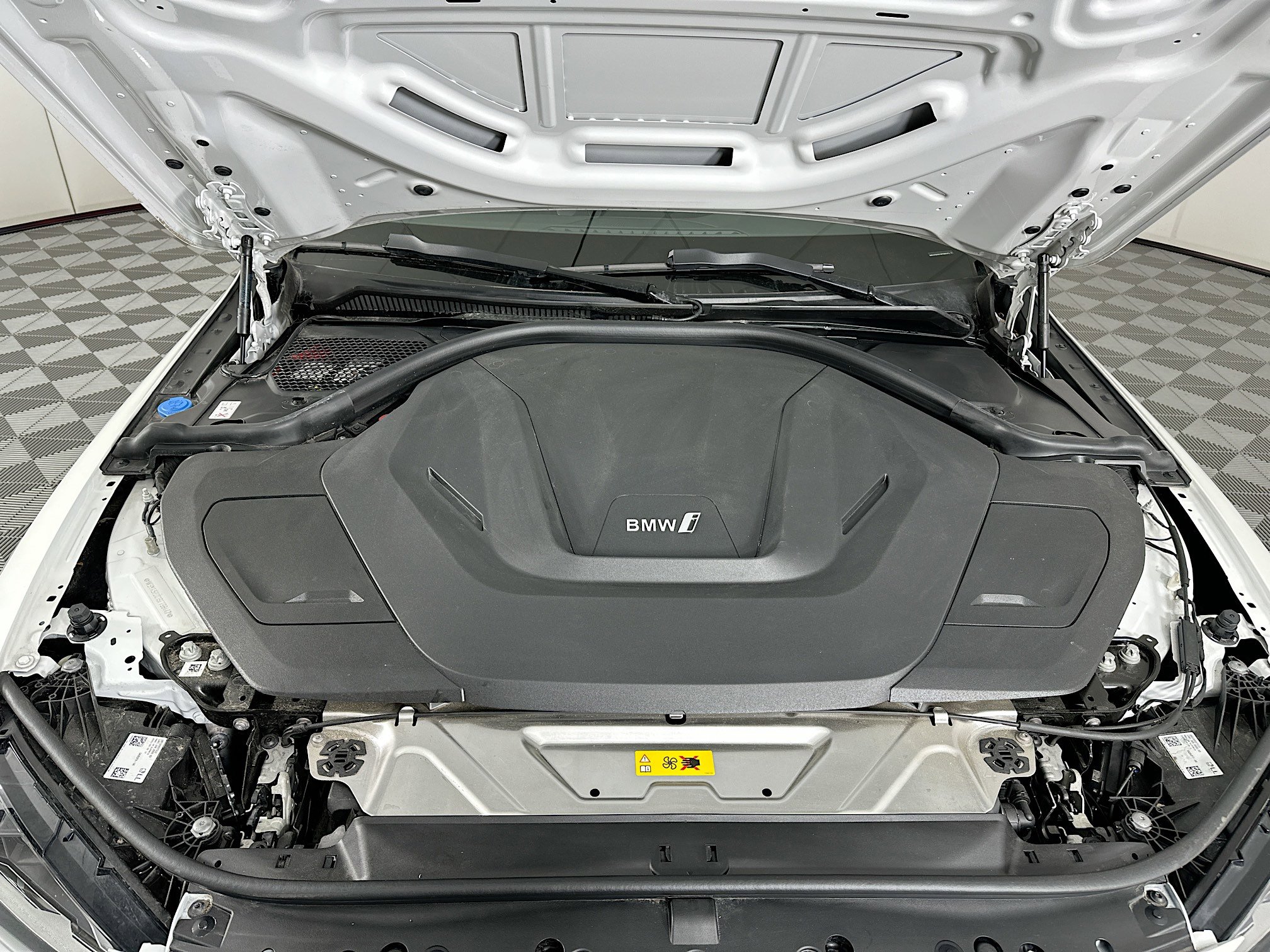 Used 2025 BMW i4 xDrive40i image 35