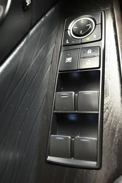 Used 2022 Lexus IS 300 w/ Premium Package RWD image 23
