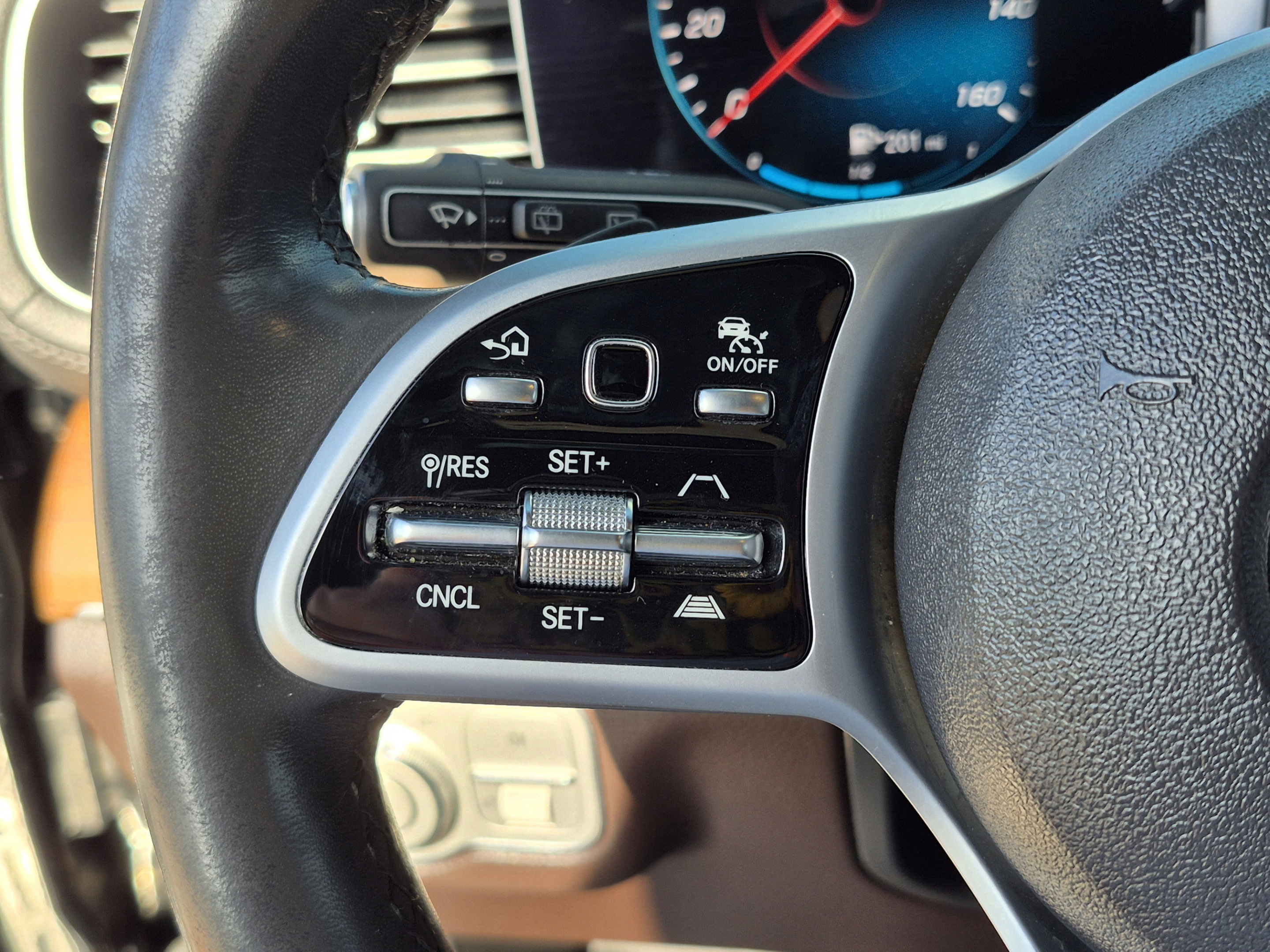 Used 2020 Mercedes-Benz GLS 450 4MATIC image 33
