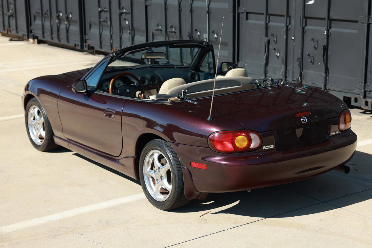 Used 2000 MAZDA MX-5 Miata RWD image 5