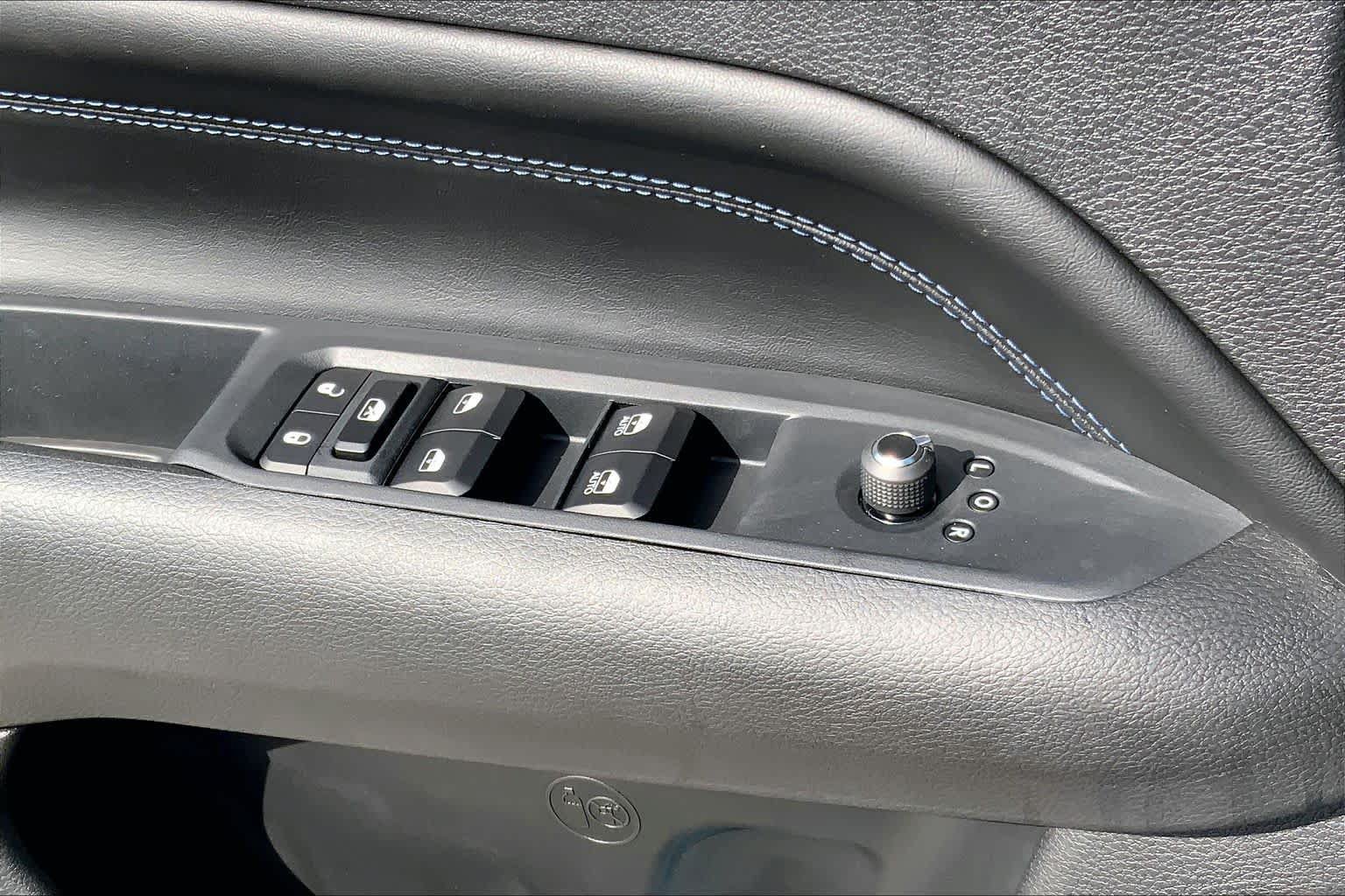 New 2026 Jeep Compass Latitude AWD/4WD image 17