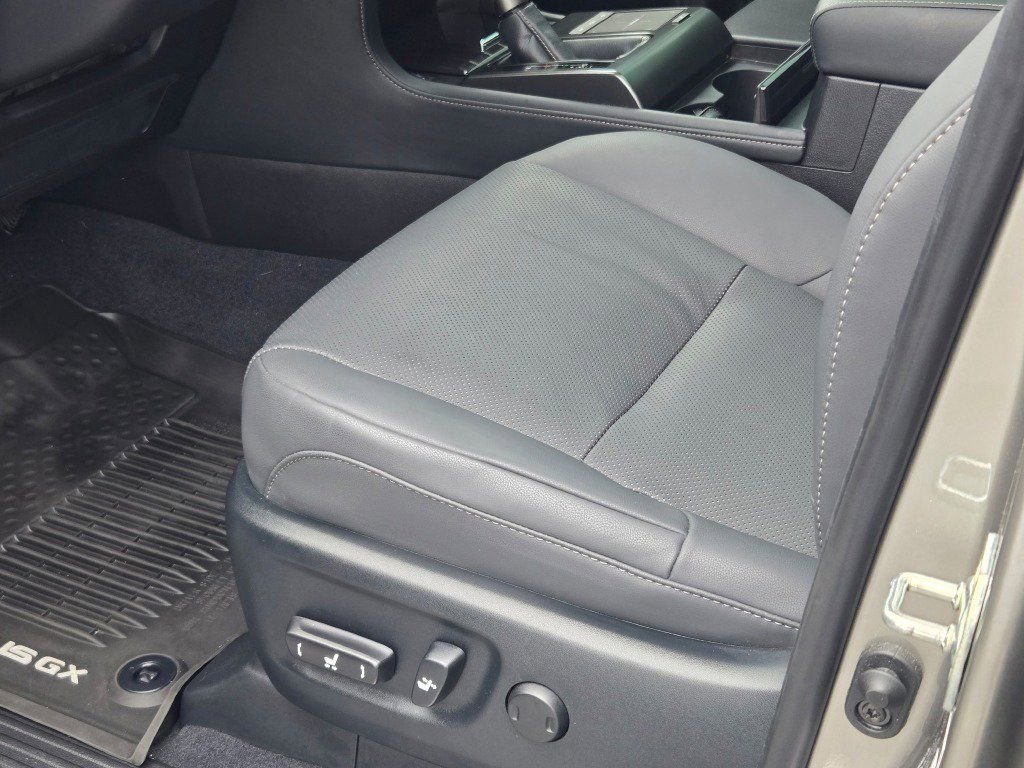 Used 2023 Lexus GX 460 Premium image 26