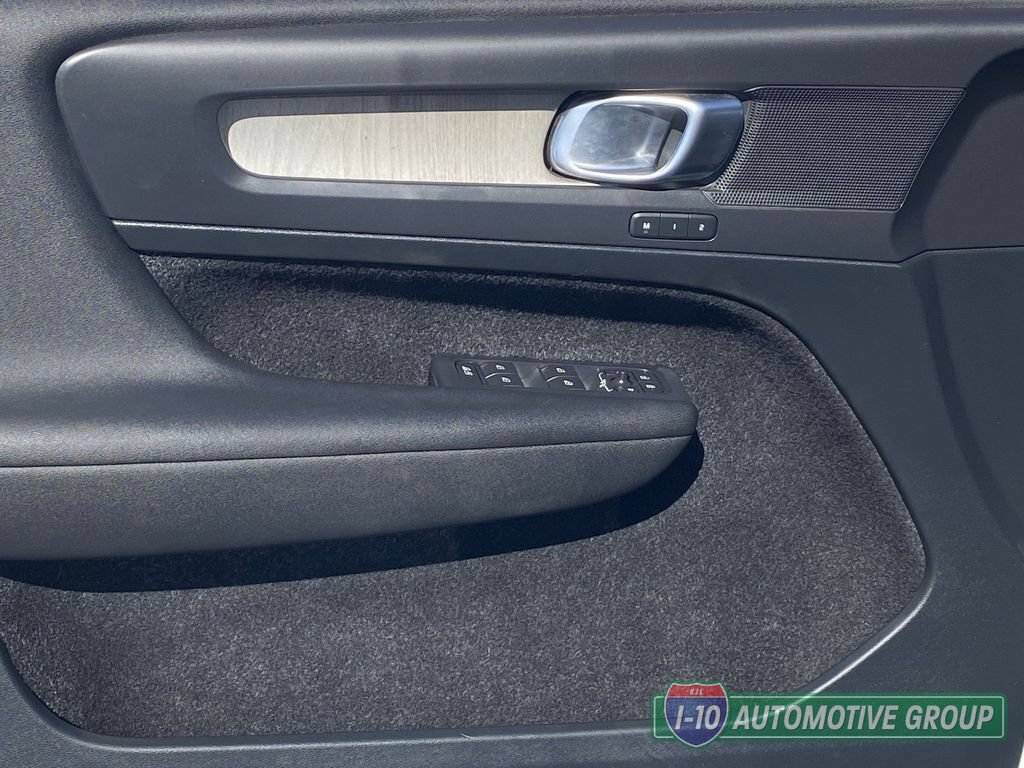 Used 2019 Volvo XC40 T4 Inscription FWD image 21