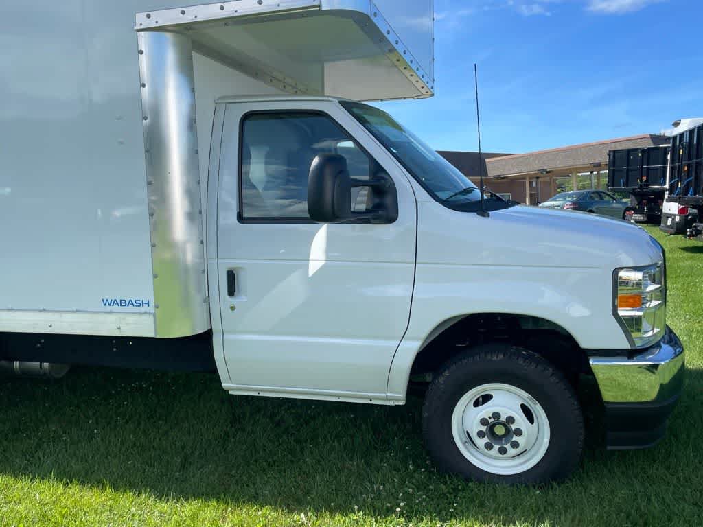 New 2024 Ford E-450 and Econoline 450 Super Duty w/ Power Windows & Locks Group RWD image 7