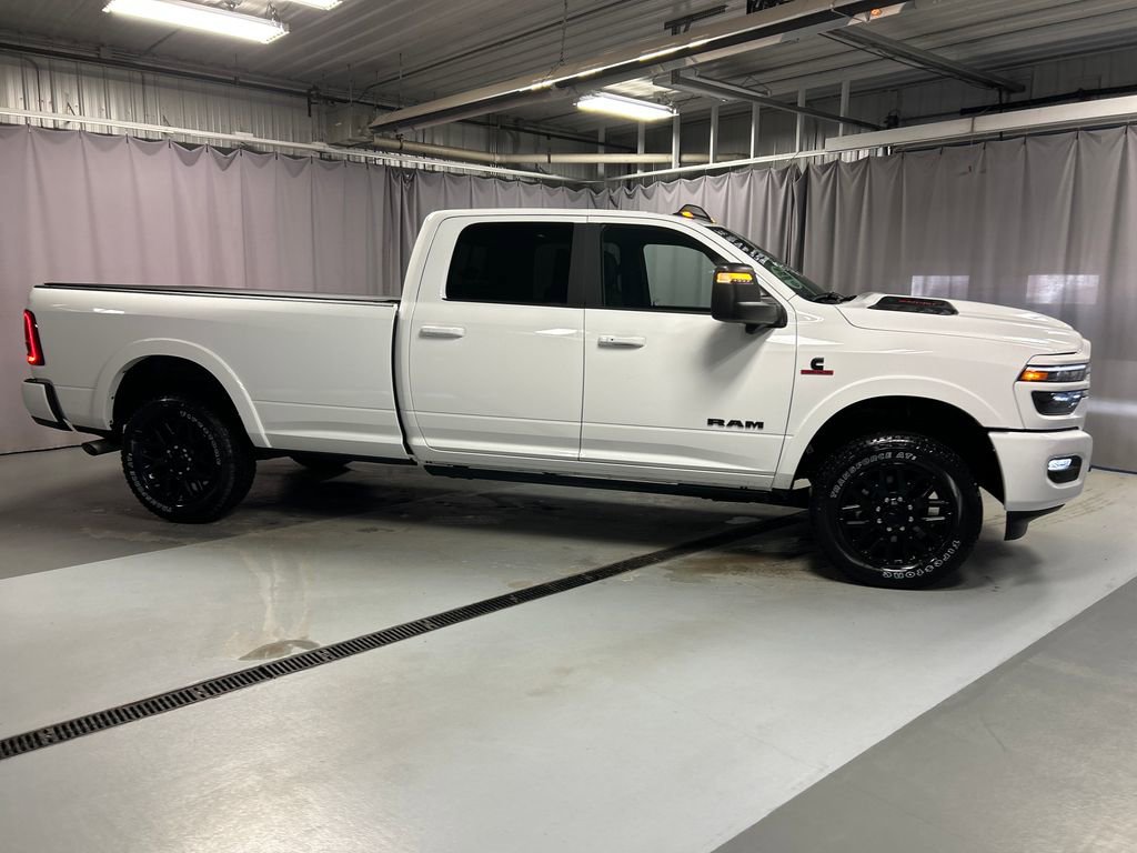 Used 2025 RAM 3500 Limited AWD/4WD image 8