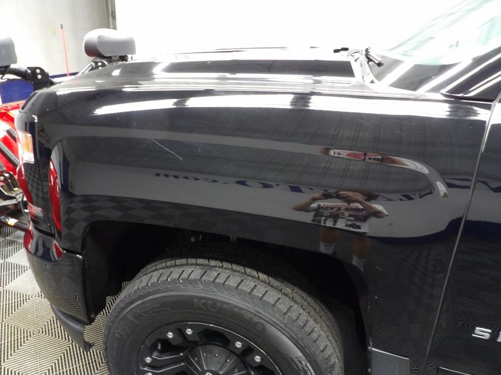 Used 2018 Chevrolet Silverado 1500 LT w/ All Star Edition AWD/4WD image 39