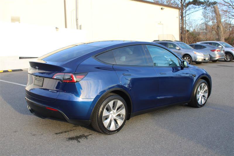 Used 2022 Tesla Model Y Long Range image 6