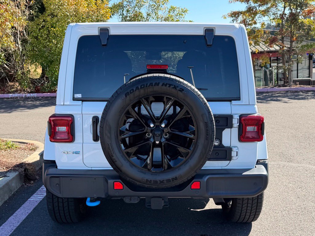 Used 2024 Jeep Wrangler Unlimited Sahara w/ Technology Group AWD/4WD image 6