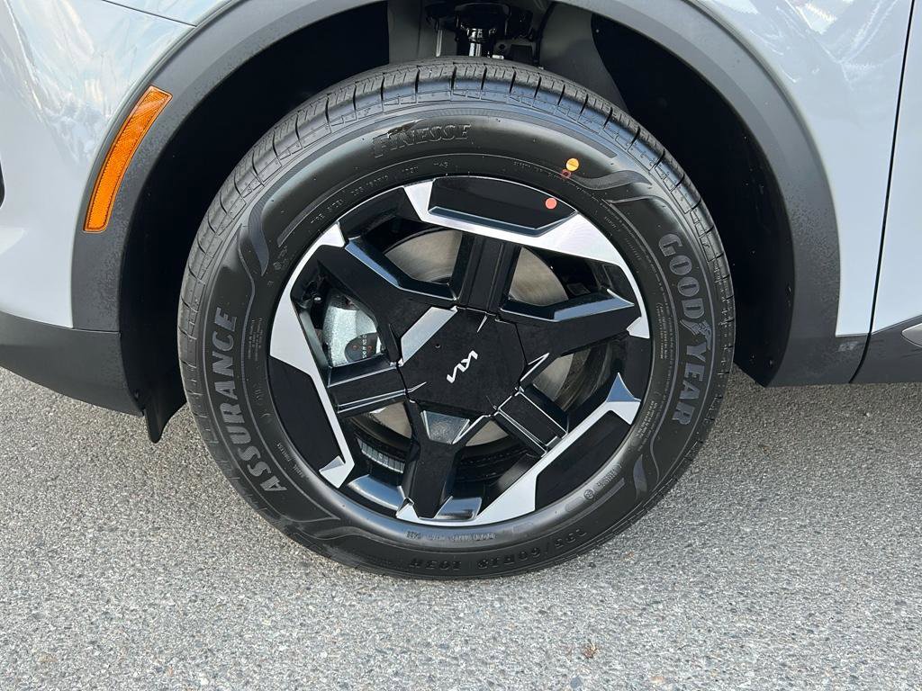 New 2026 Kia Sportage S image 9