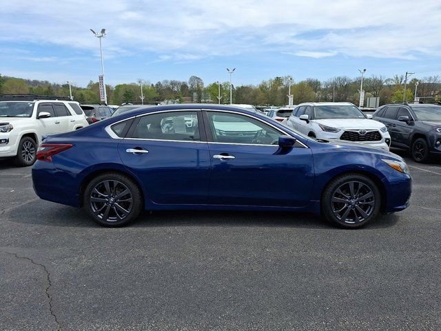 Used 2017 Nissan Altima 2.5 SR FWD image 9