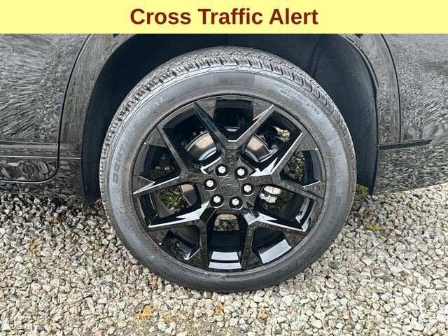 Certified 2026 Chevrolet Traverse RS w/ LPO, Floor Liner Package AWD/4WD image 9