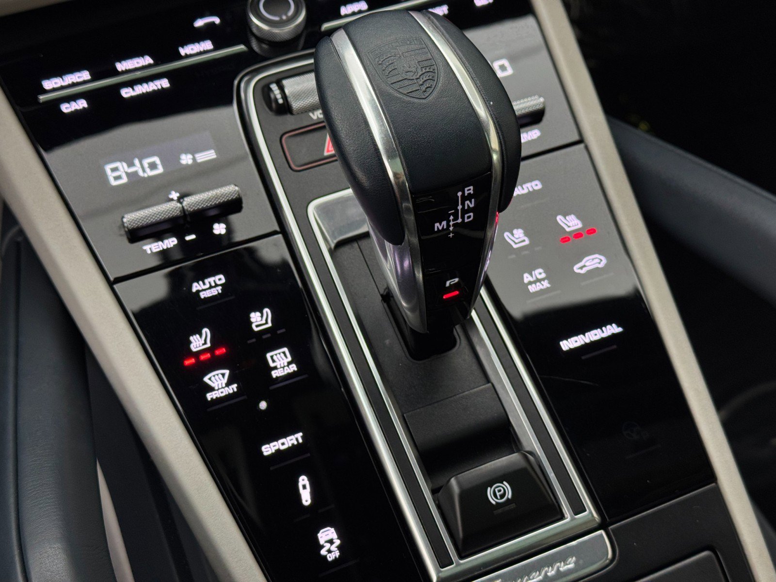 Used 2020 Porsche Cayenne S w/ Premium Package image 35