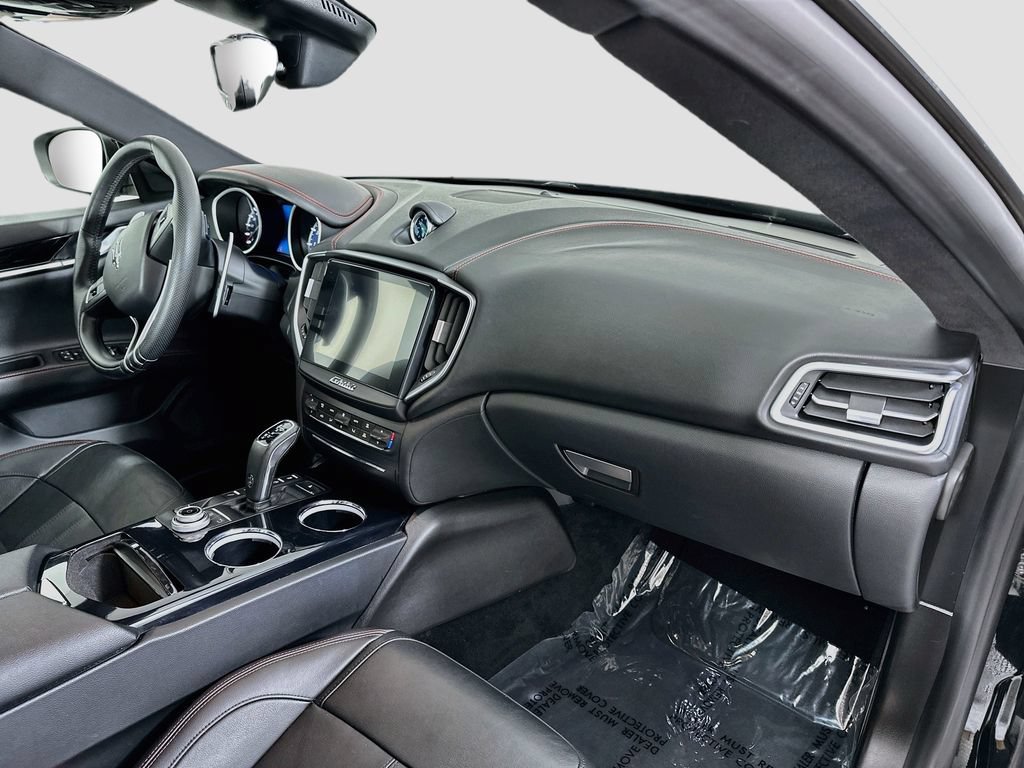 Used 2019 Maserati Ghibli GranSport RWD image 31