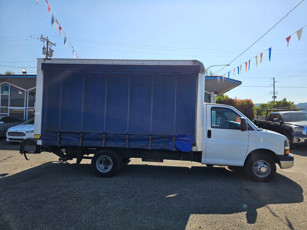 Used 2014 Chevrolet Express 3500 Extended w/ Chrome Appearance Package image 3