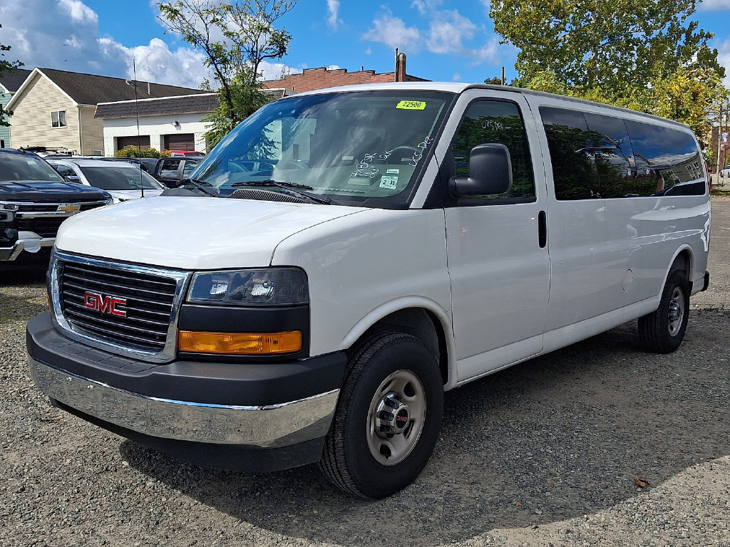 Used 2026 GMC Savana 3500 LT w/ LT Preferred Equipment Group RWD image 3