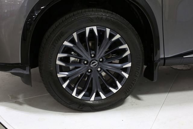 New 2026 Nissan Rogue Platinum w/ Platinum Premium Package image 2